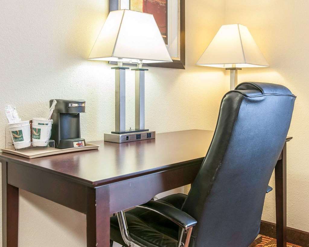 Quality Inn Bloomington Near University Δωμάτιο φωτογραφία